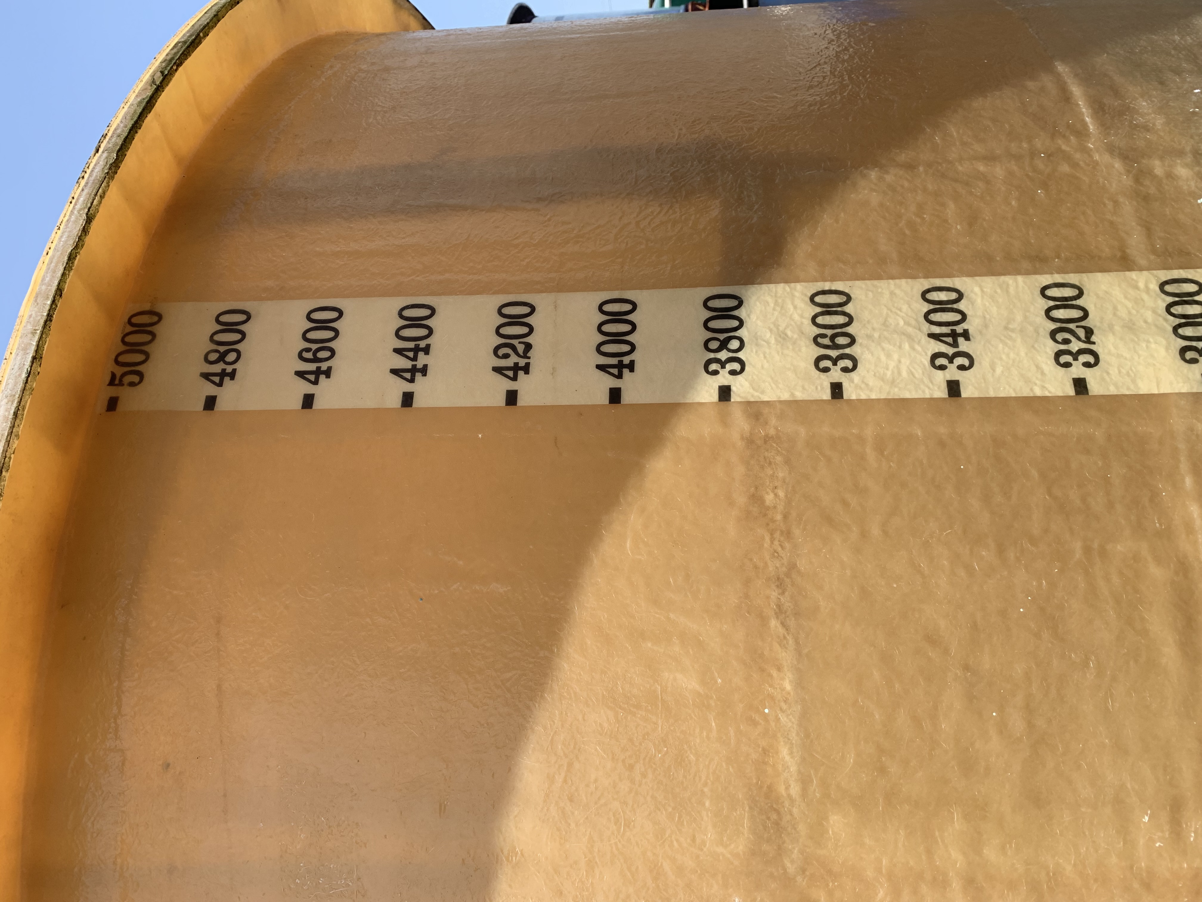 85　FRP　撹拌機　5000 L （ﾀﾝｸNo.なし）の画像