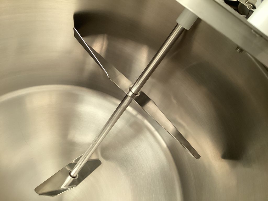 撹拌機付きホッパータンクの画像