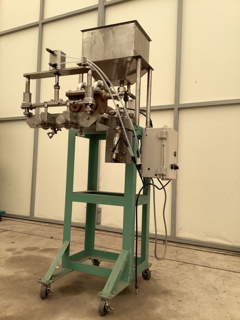 粘体充填機の画像