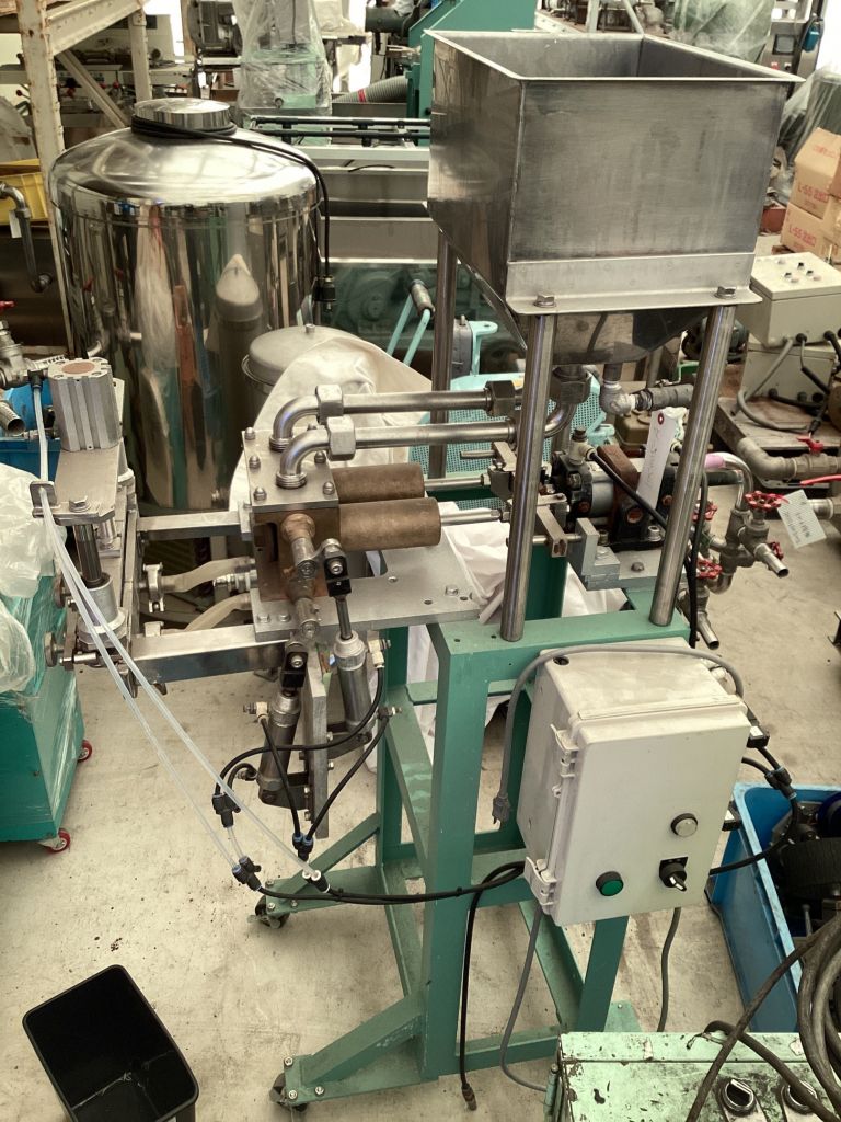 粘体充填機の画像