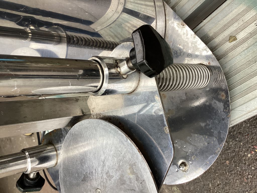 業務用電動缶切機の画像