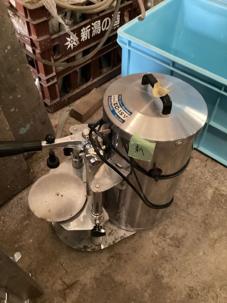 業務用電動缶切機の画像